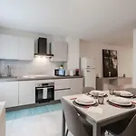 Essenza Moderna - Centro & Relax *